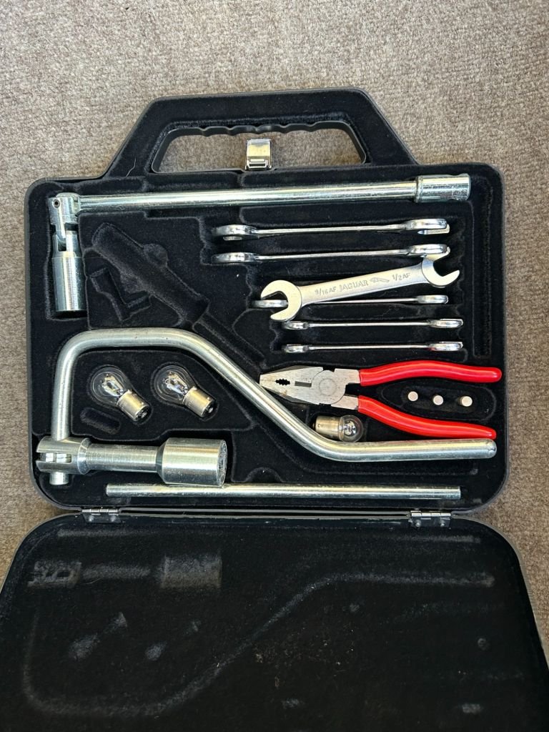 Used Jaguar XJS 1989 for sale - 76570571: Photo 46