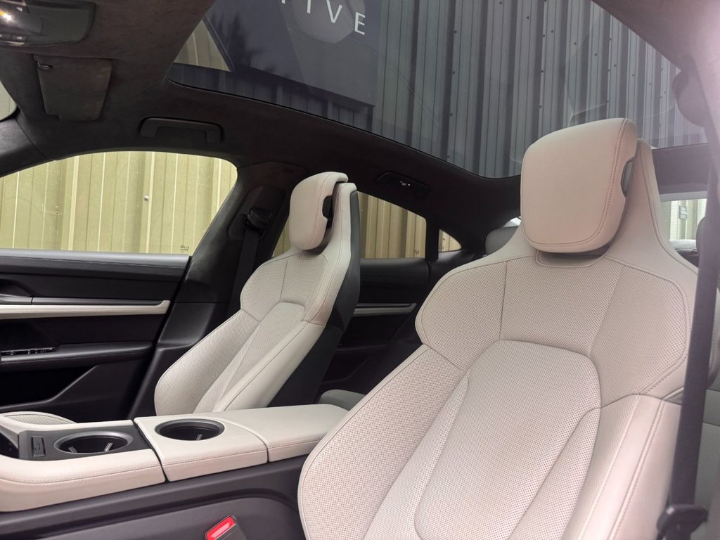 Used Porsche Taycan 2021 for sale - 76345301: Photo 12