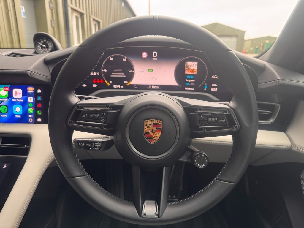 Used Porsche Taycan 2021 for sale - 76345301: Photo 17