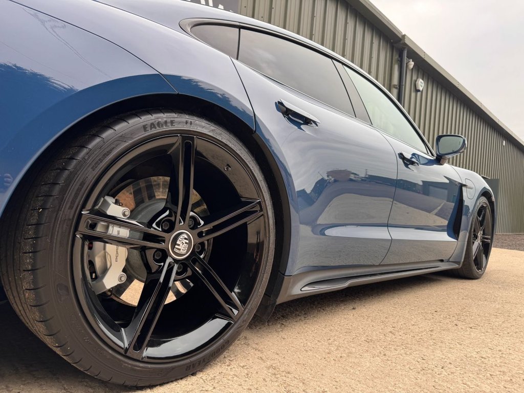 Used Porsche Taycan 2021 for sale - 76345301: Photo 26