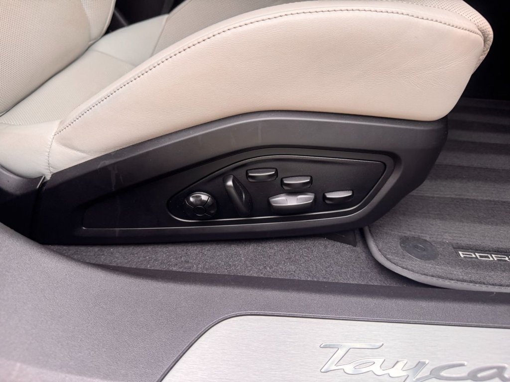 Used Porsche Taycan 2021 for sale - 76345301: Photo 39