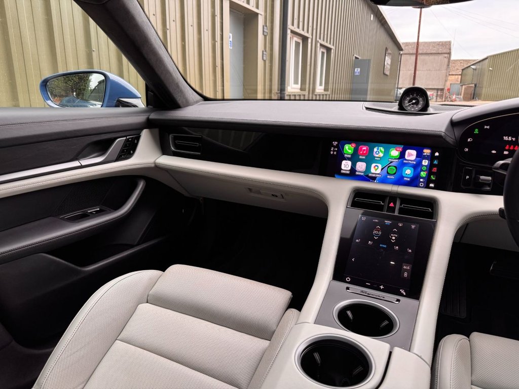 Used Porsche Taycan 2021 for sale - 76345301: Photo 4