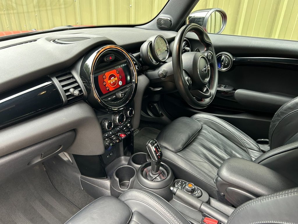 Used MINI Hatch 2019 for sale - 76724158: Photo 2