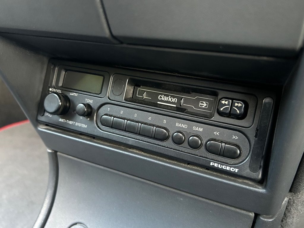 Used Peugeot 205 1990 for sale - 77133096: Photo 38