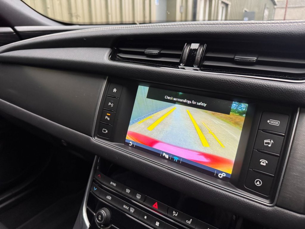 Used Jaguar XF 2016 for sale - 76569759: Photo 10