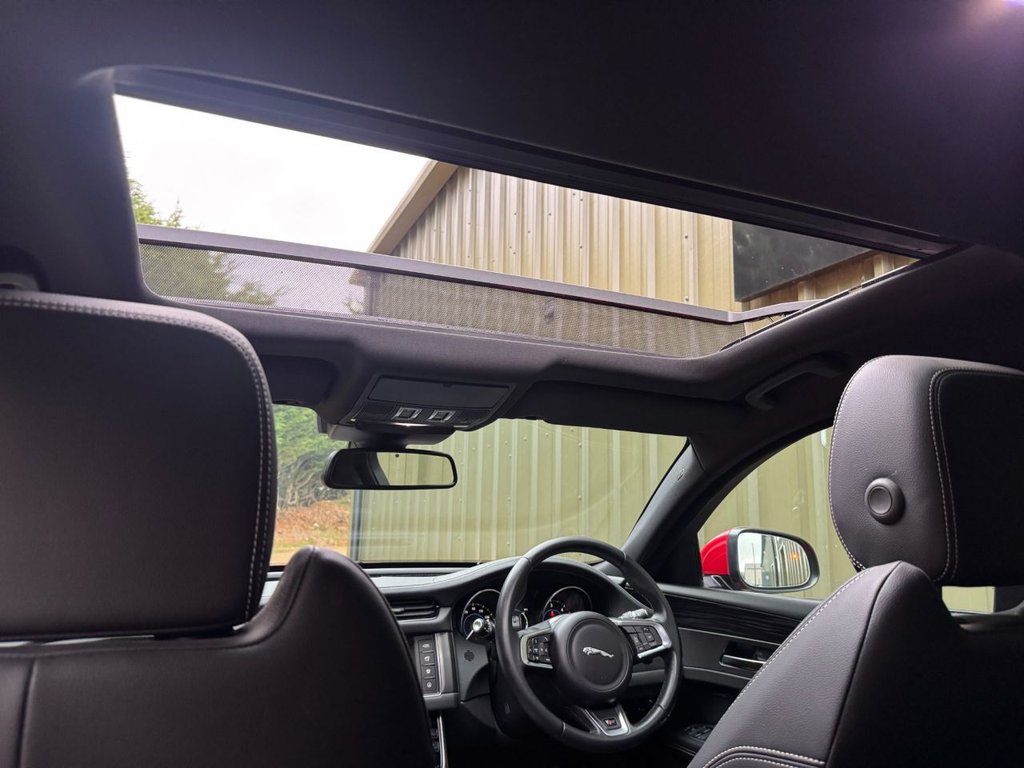 Used Jaguar XF 2016 for sale - 76569759: Photo 12