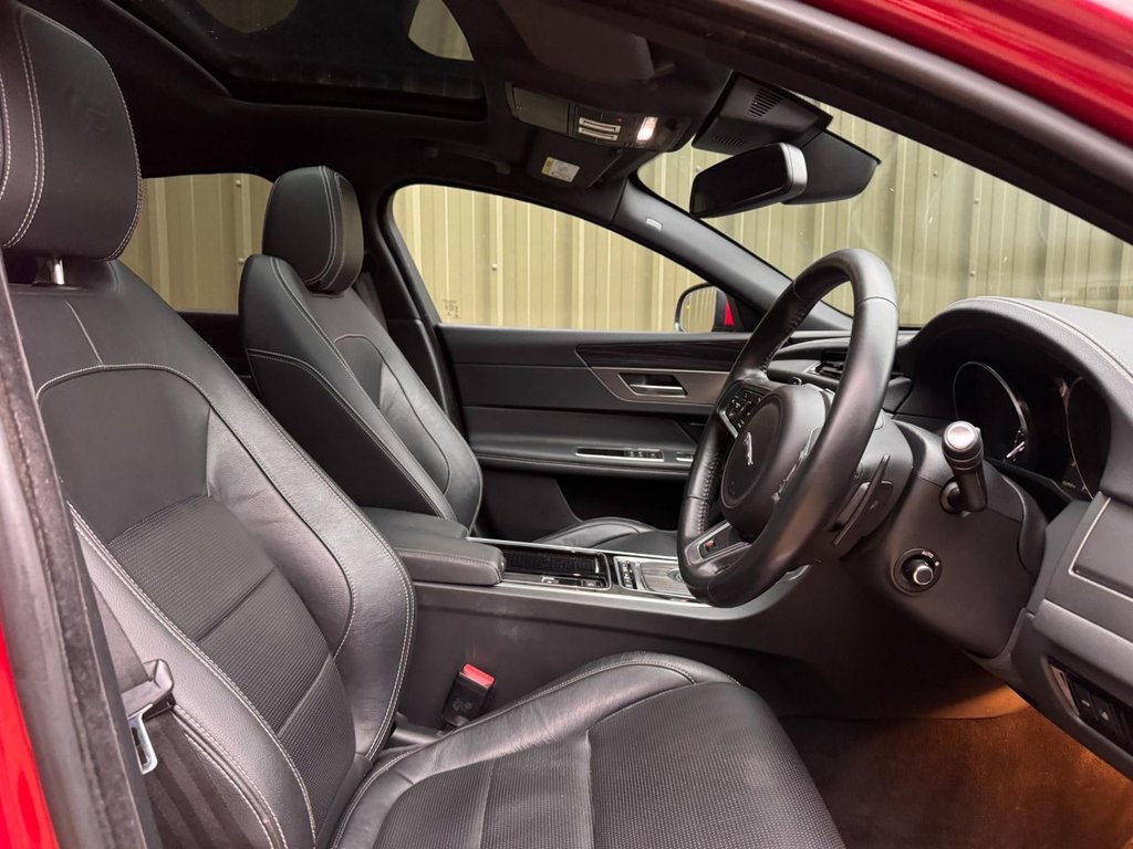 Used Jaguar XF 2016 for sale - 76569759: Photo 2