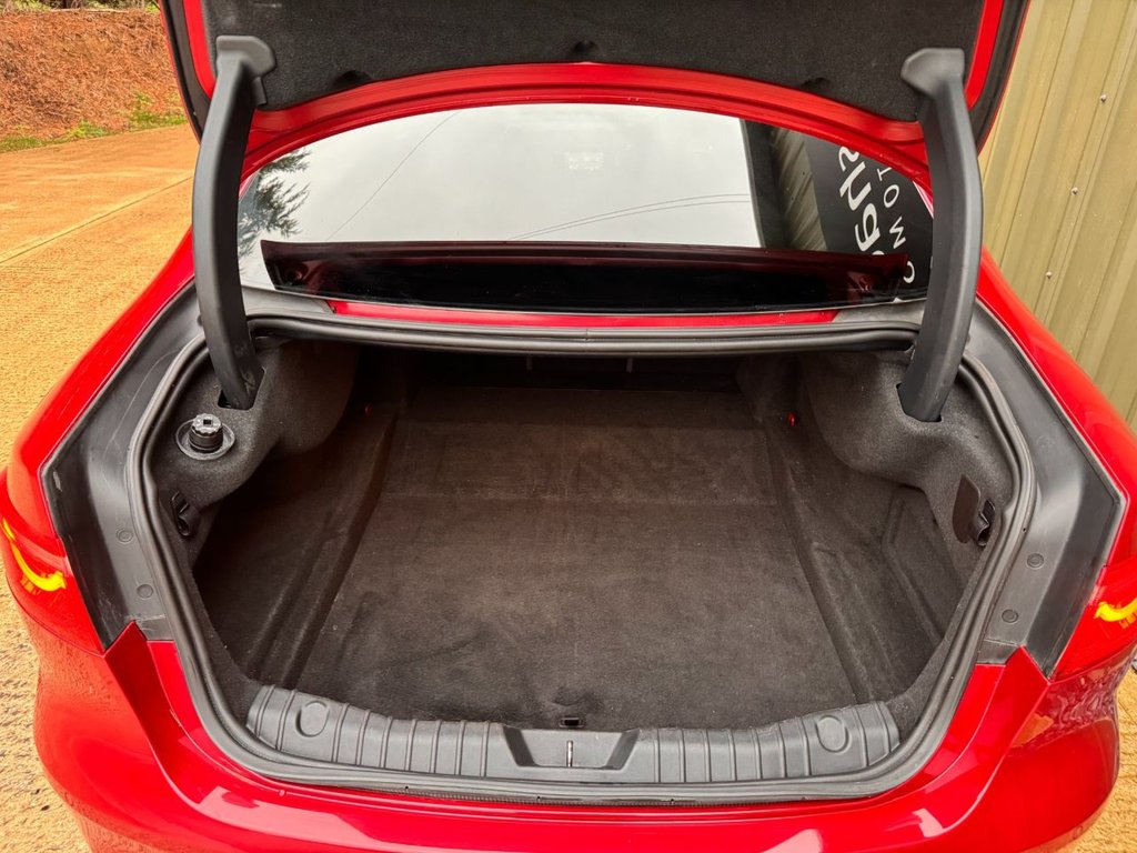 Used Jaguar XF 2016 for sale - 76569759: Photo 24