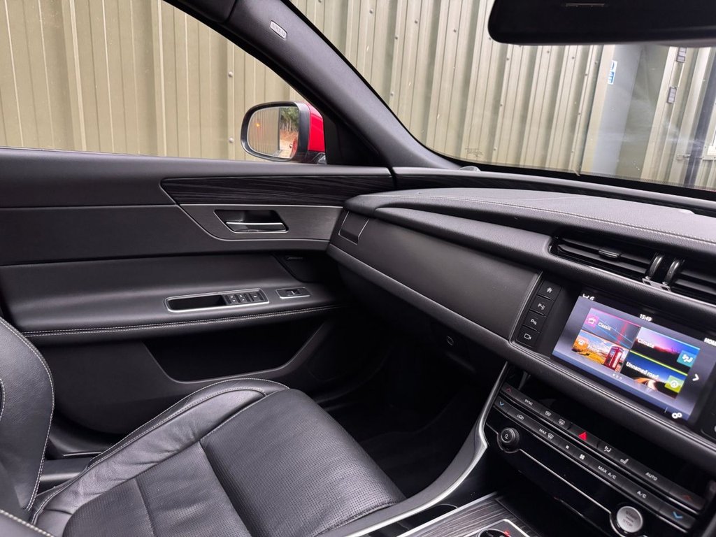 Used Jaguar XF 2016 for sale - 76569759: Photo 28