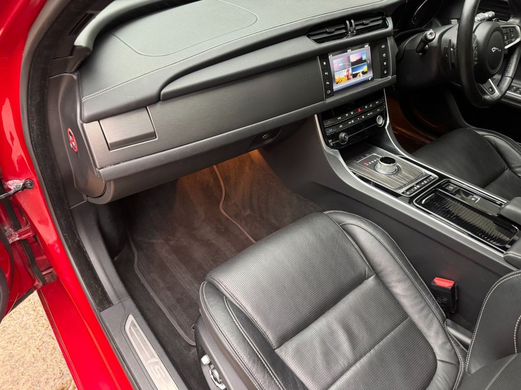 Used Jaguar XF 2016 for sale - 76569759: Photo 40