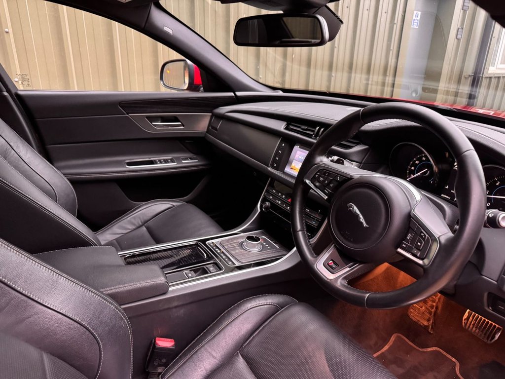 Used Jaguar XF 2016 for sale - 76569759: Photo 8