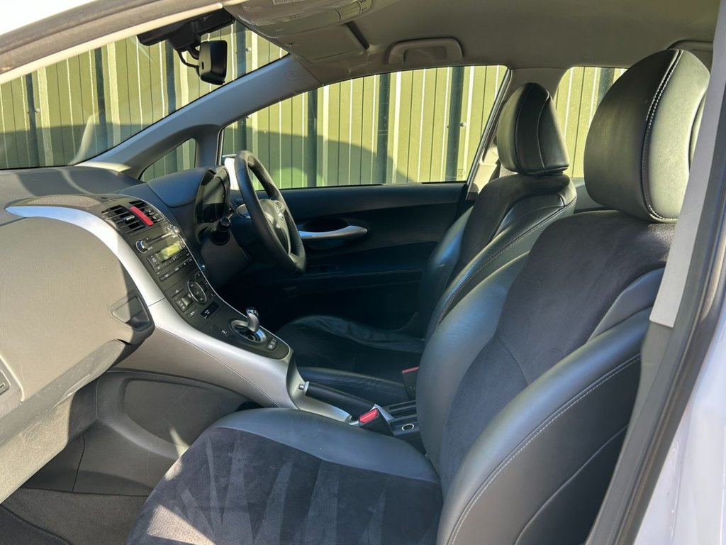 Used Toyota Auris 2011 for sale - 77275863: Photo 18