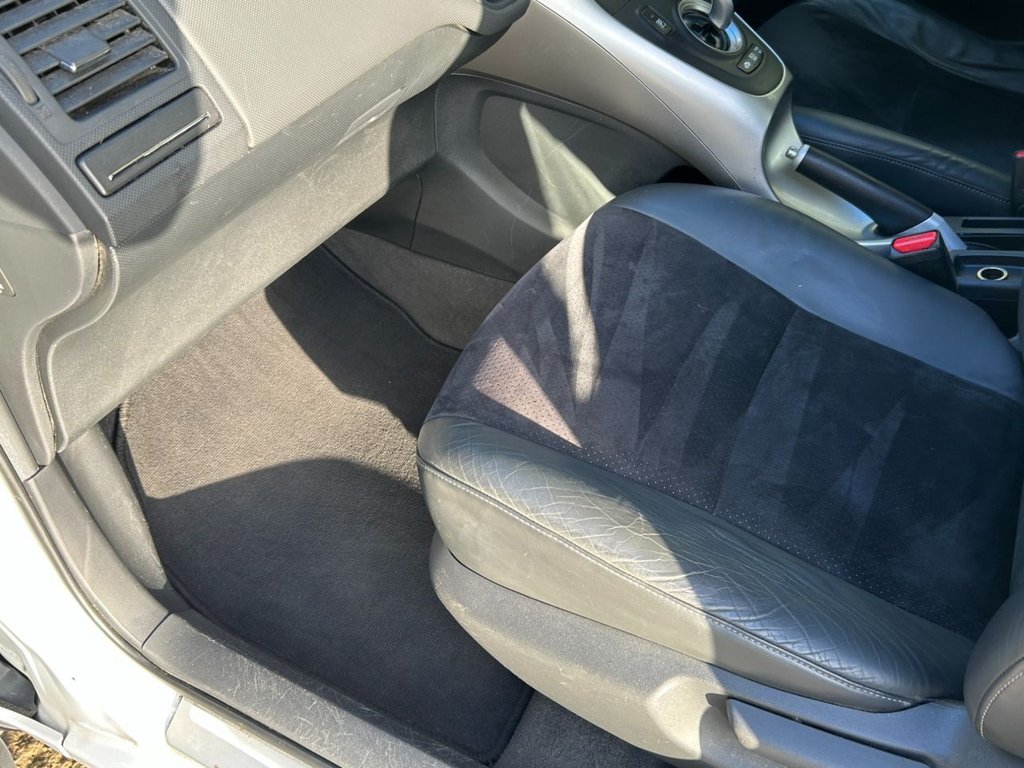 Used Toyota Auris 2011 for sale - 77275863: Photo 42