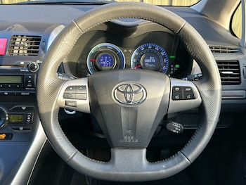 Used Toyota Auris 2011 for sale - 77275863: Photo