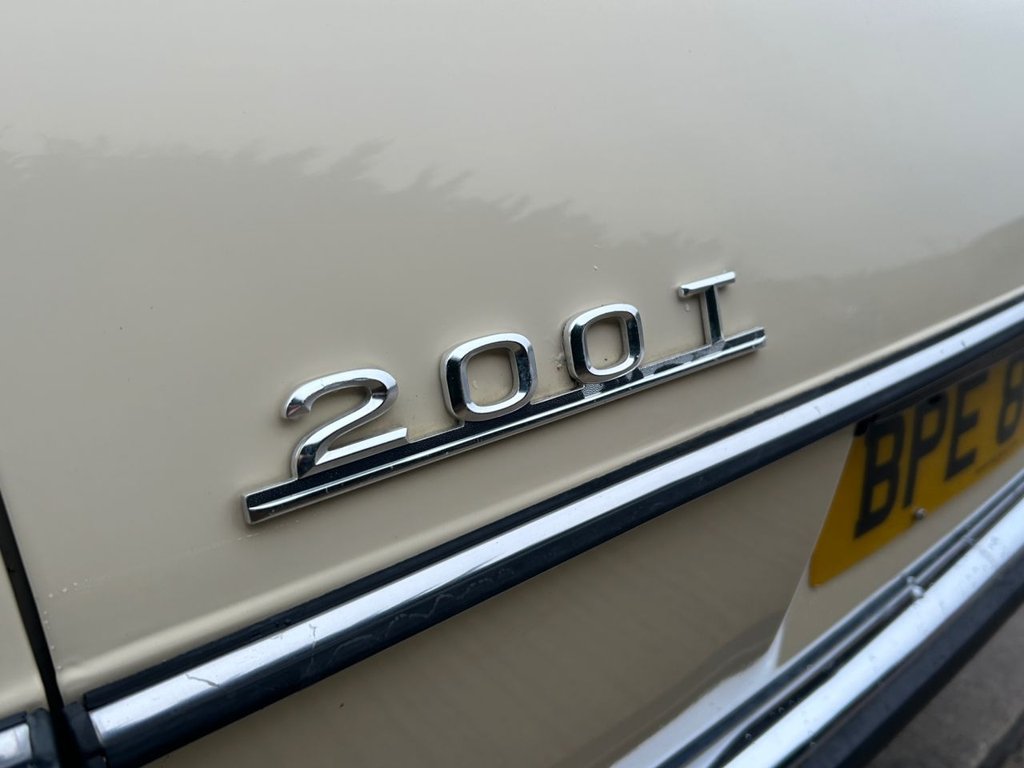 Used Mercedes-Benz 200 1983 for sale - 77026995: Photo 11