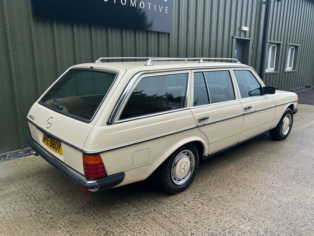 Used Mercedes-Benz 200 1983 for sale - 77026995: Photo 17