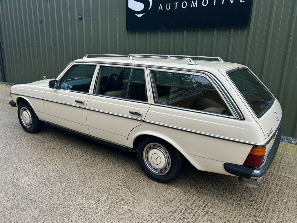 Used Mercedes-Benz 200 1983 for sale - 77026995: Photo 19