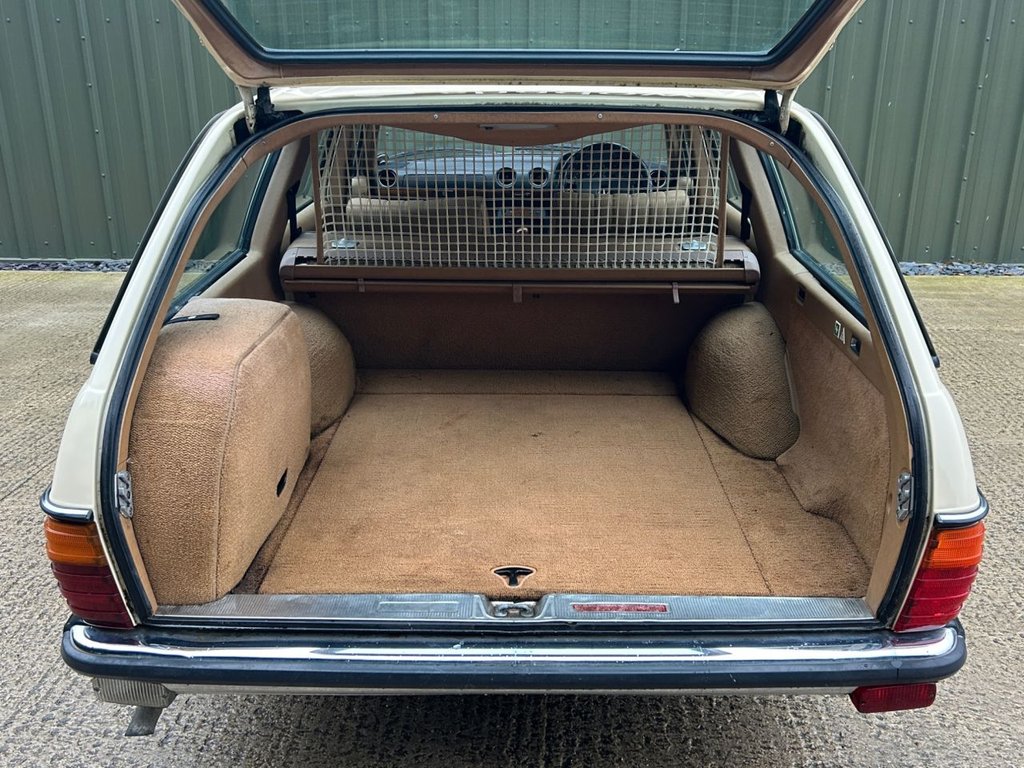 Used Mercedes-Benz 200 1983 for sale - 77026995: Photo 29