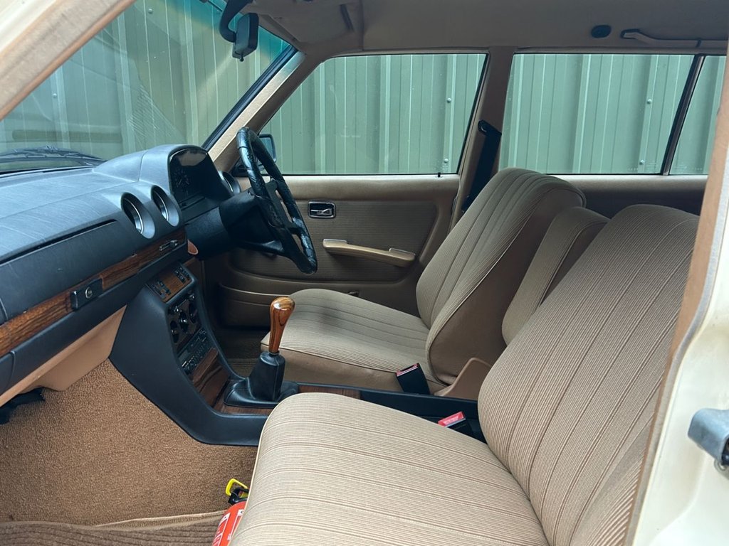 Used Mercedes-Benz 200 1983 for sale - 77026995: Photo 3