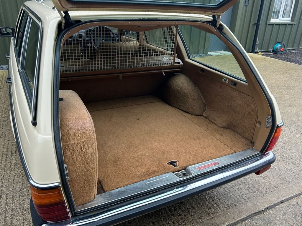 Used Mercedes-Benz 200 1983 for sale - 77026995: Photo 30