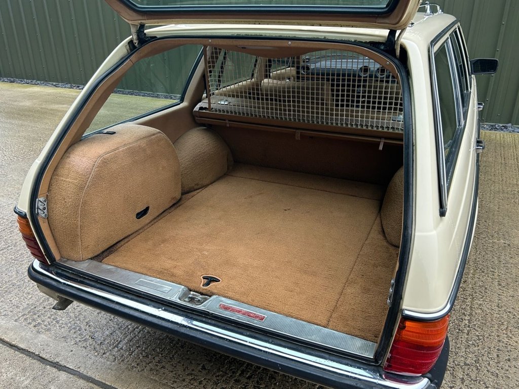 Used Mercedes-Benz 200 1983 for sale - 77026995: Photo 31