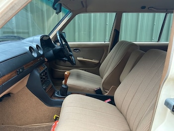 Used Mercedes-Benz 200 1983 for sale - 77026995: Photo