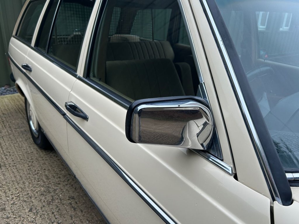 Used Mercedes-Benz 200 1983 for sale - 77026995: Photo 46