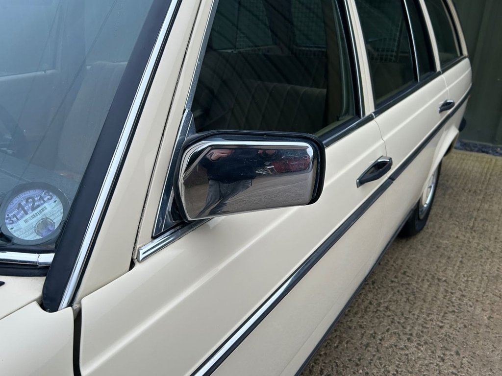 Used Mercedes-Benz 200 1983 for sale - 77026995: Photo 48