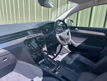 Used Volkswagen Passat 2018 for sale - 78330639: Photo