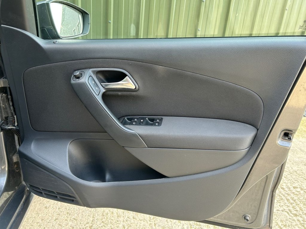 Used Volkswagen Polo 2010 for sale - 77666643: Photo 42