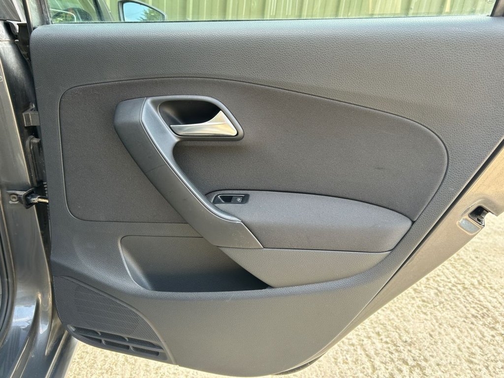 Used Volkswagen Polo 2010 for sale - 77666643: Photo 47