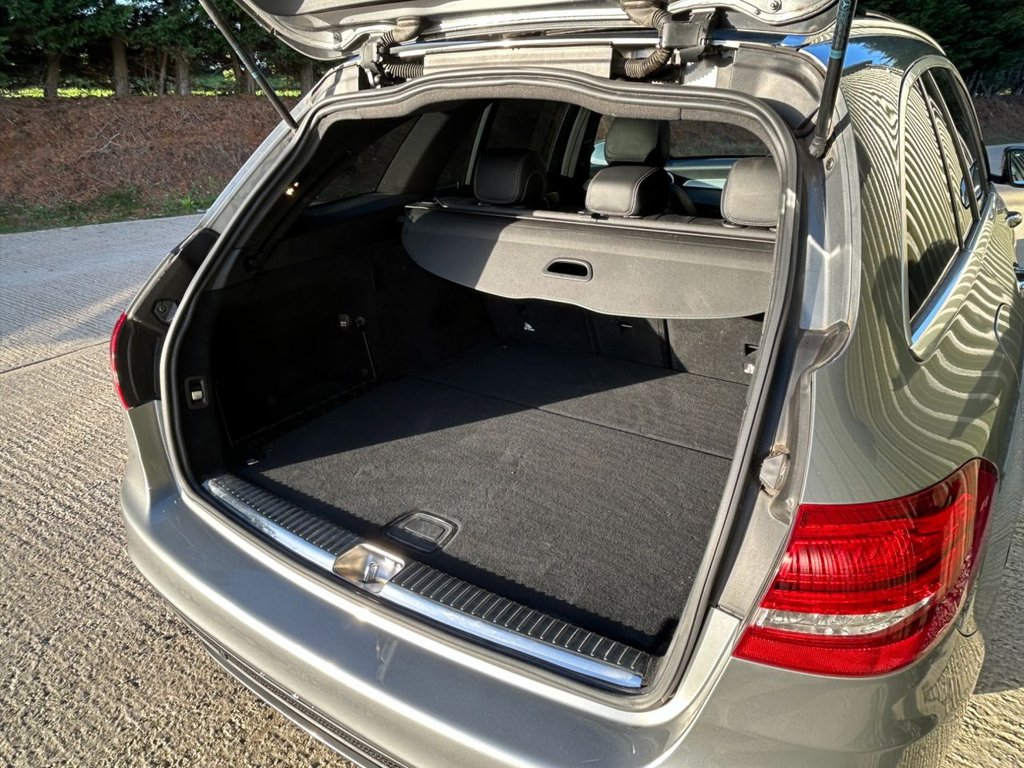 Used Mercedes-Benz C Class 2015 for sale - 76631919: Photo 10