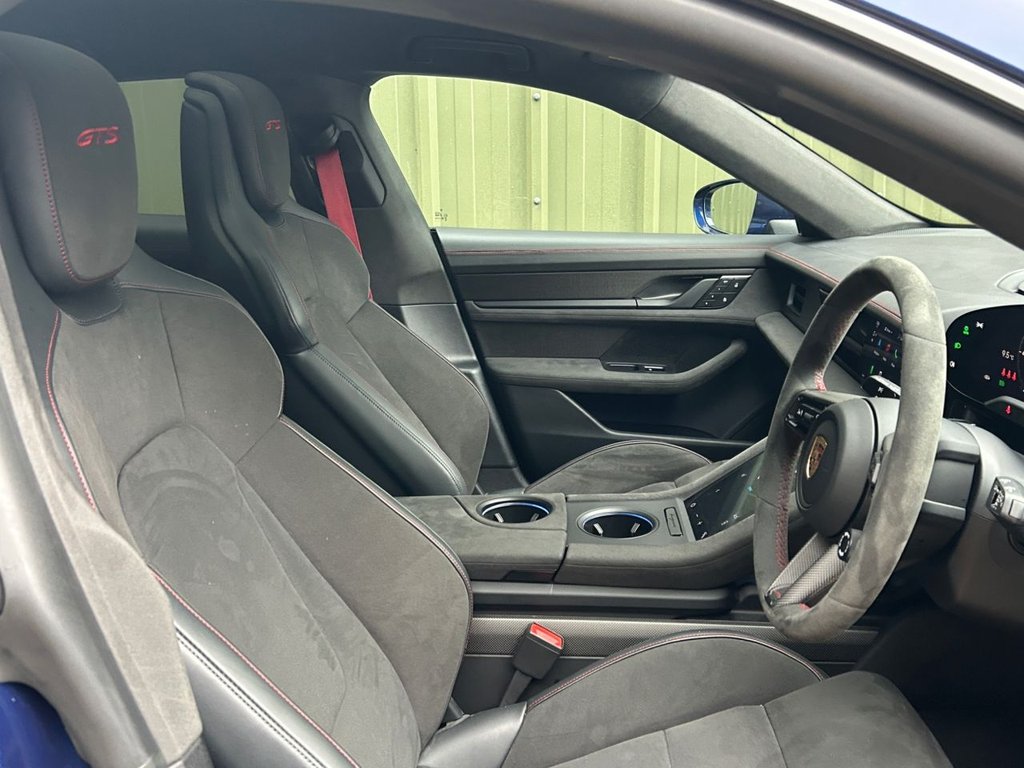 Used Porsche Taycan 2023 for sale - 77463942: Photo 2