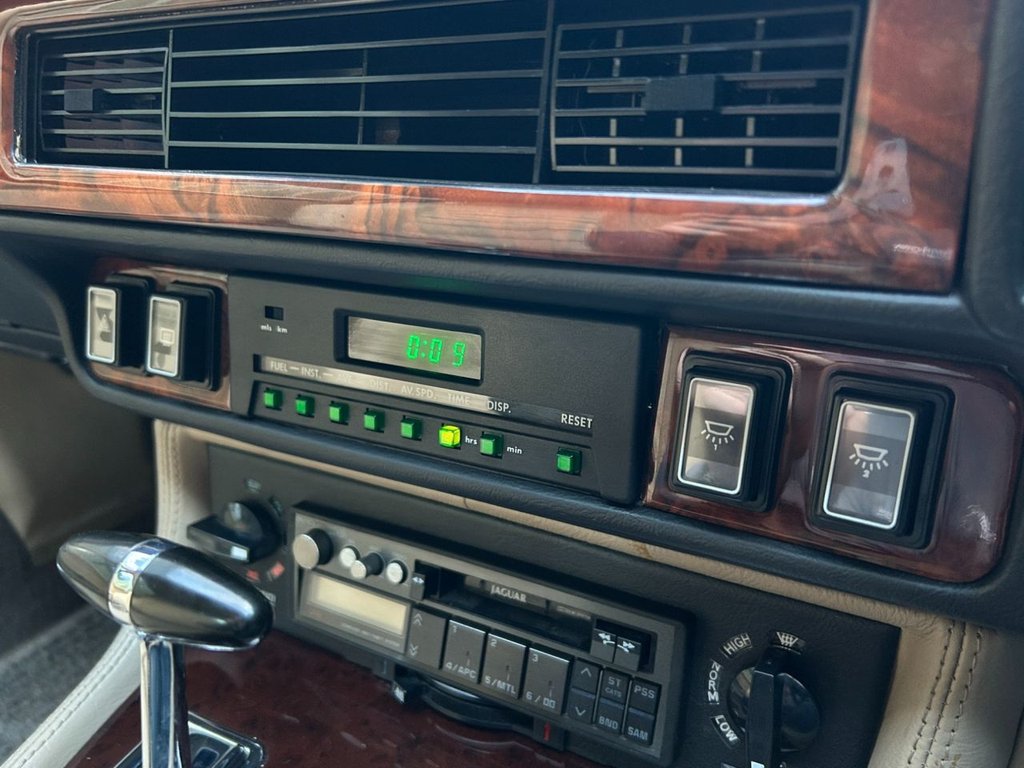 Used Jaguar XJS 1988 for sale - 76569940: Photo 21