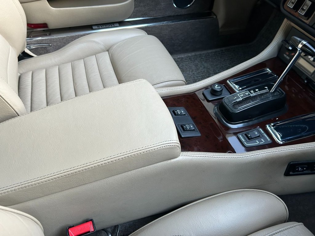Used Jaguar XJS 1988 for sale - 76569940: Photo 26