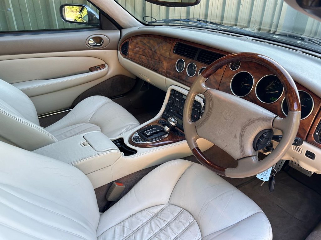 Used Jaguar XKR 2000 for sale - 76118611: Photo 13