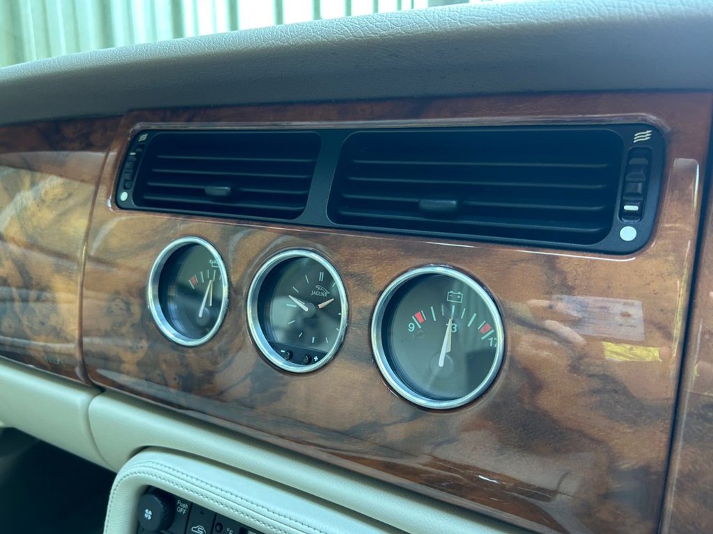 Used Jaguar XKR 2000 for sale - 76118611: Photo 17