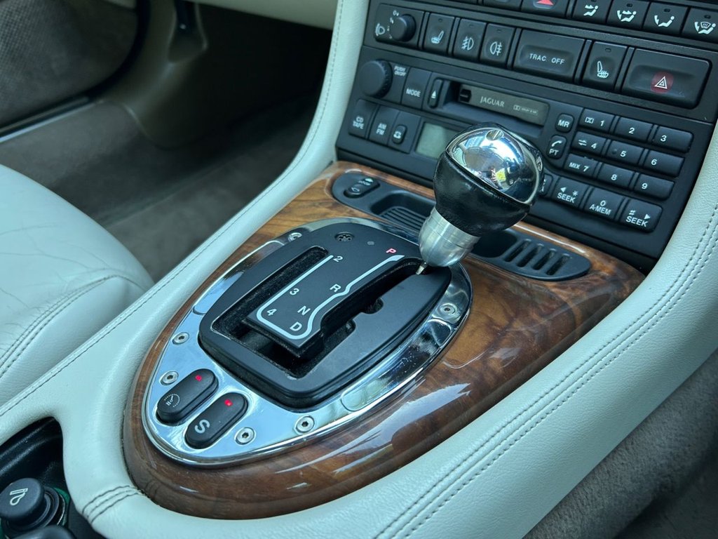 Used Jaguar XKR 2000 for sale - 76118611: Photo 24