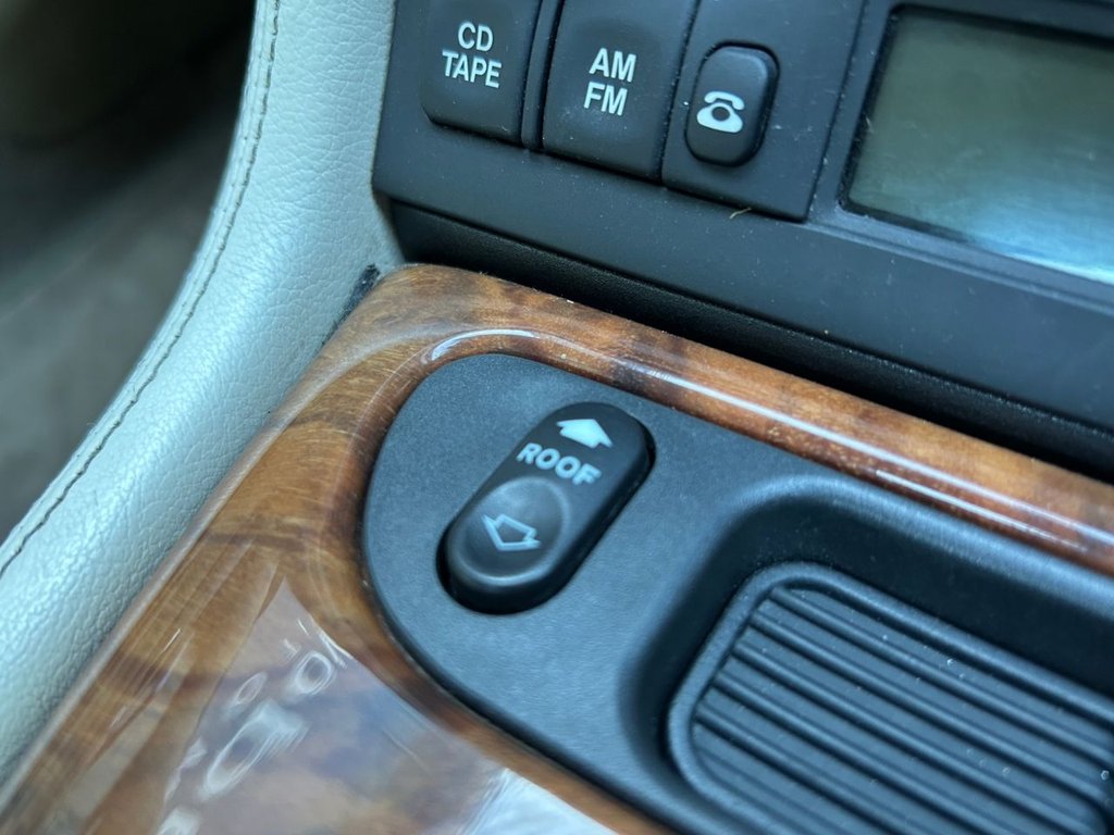 Used Jaguar XKR 2000 for sale - 76118611: Photo 31