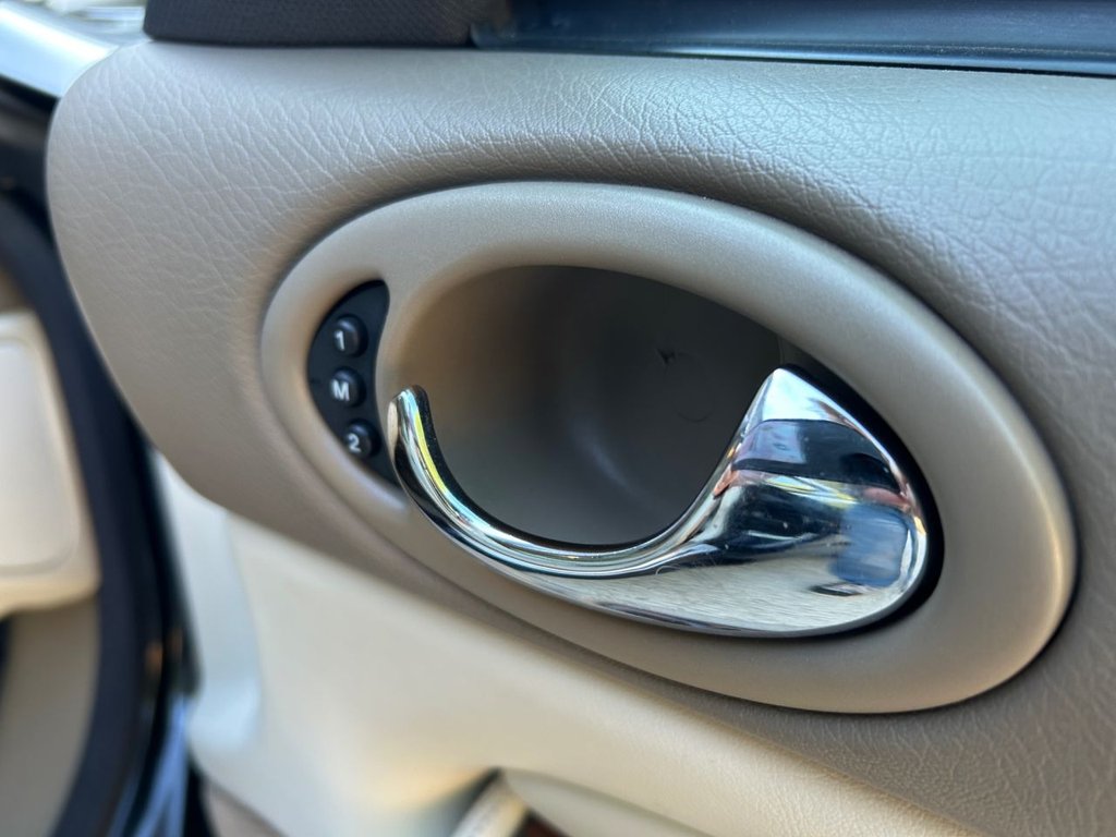 Used Jaguar XKR 2000 for sale - 76118611: Photo 37