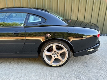 Used Jaguar XKR 2000 for sale - 76118611: Photo