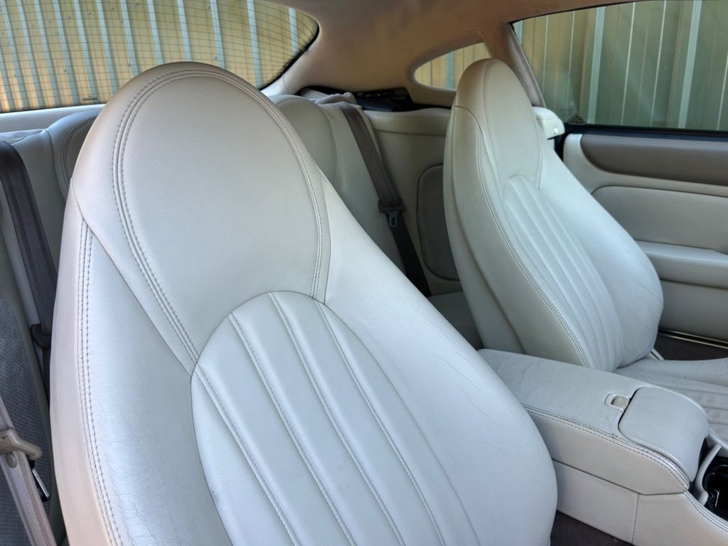 Used Jaguar XKR 2000 for sale - 76118611: Photo 40