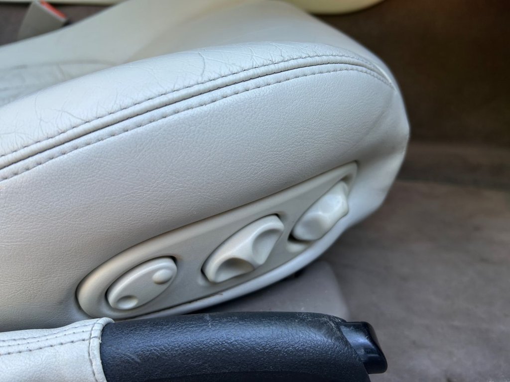 Used Jaguar XKR 2000 for sale - 76118611: Photo 44