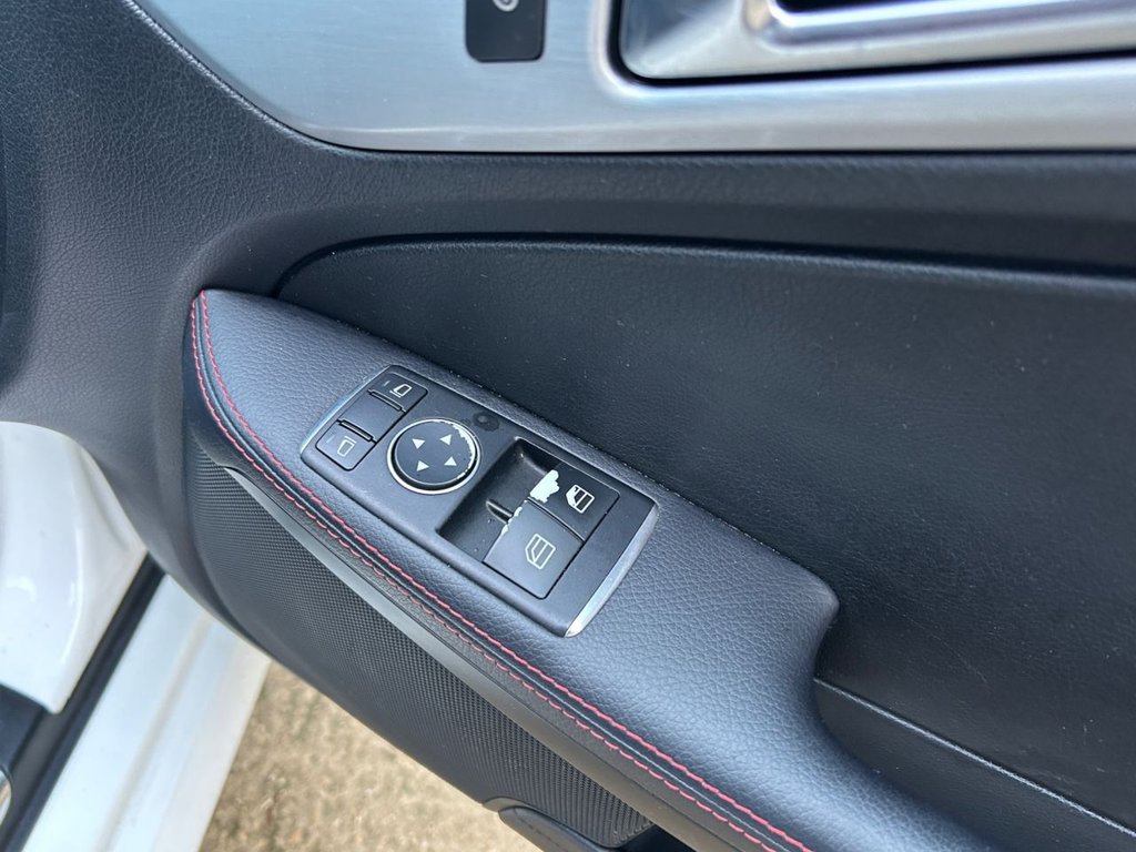 Used Mercedes-Benz SLK 2015 for sale - 77171806: Photo 10