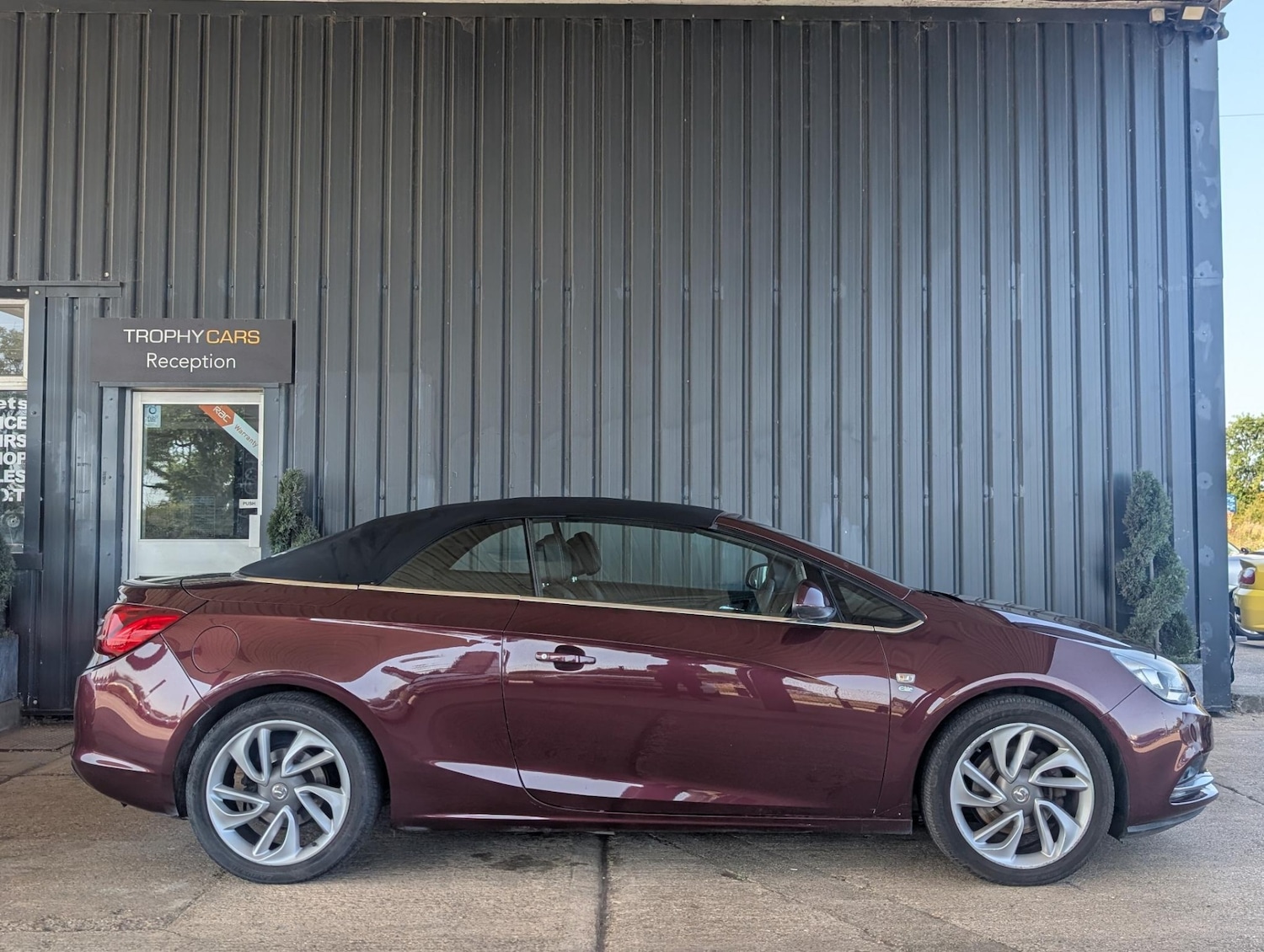 Used Vauxhall Cascada 2014 for sale - 76401840: Photo 6