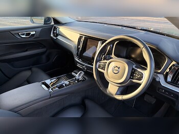 Used Volvo V60 2021 for sale - 77640013: Photo