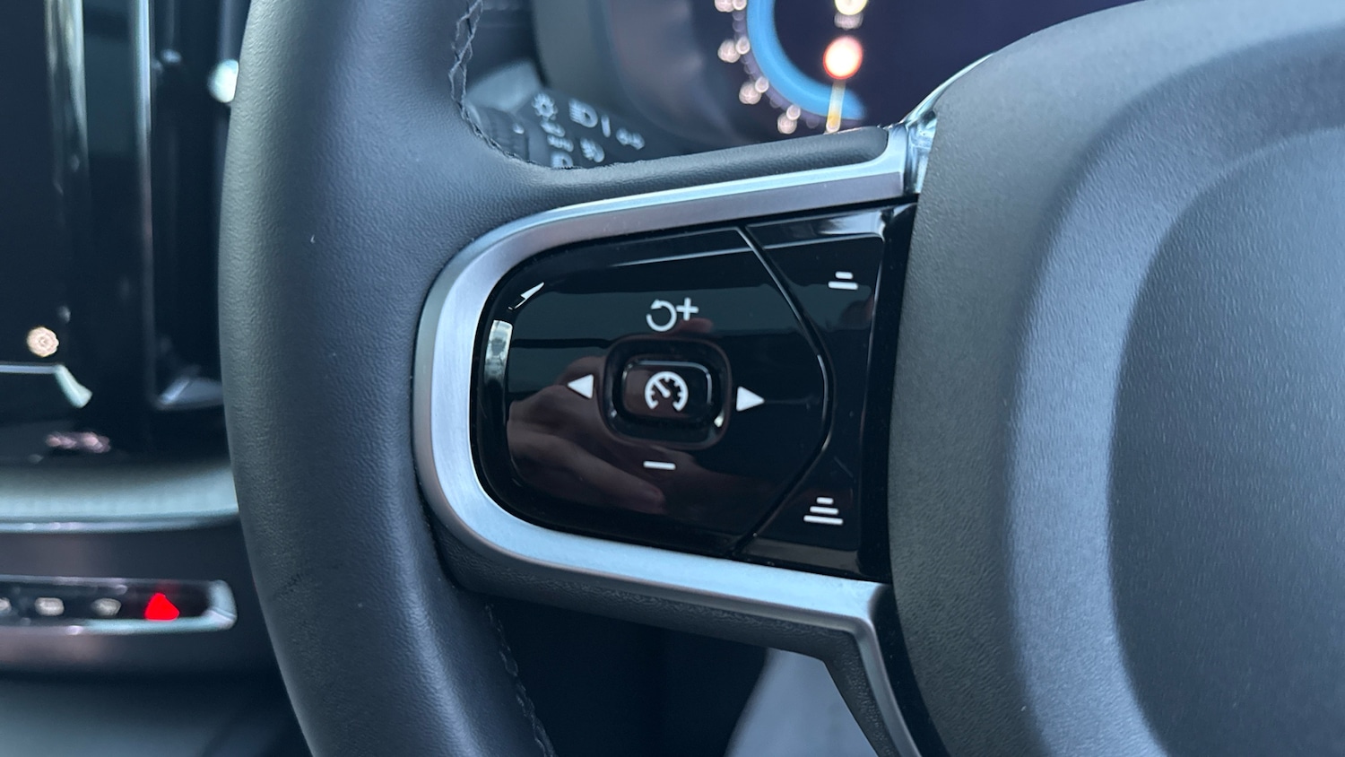 Used Volvo XC60 2025 for sale - 76896786: Photo 19