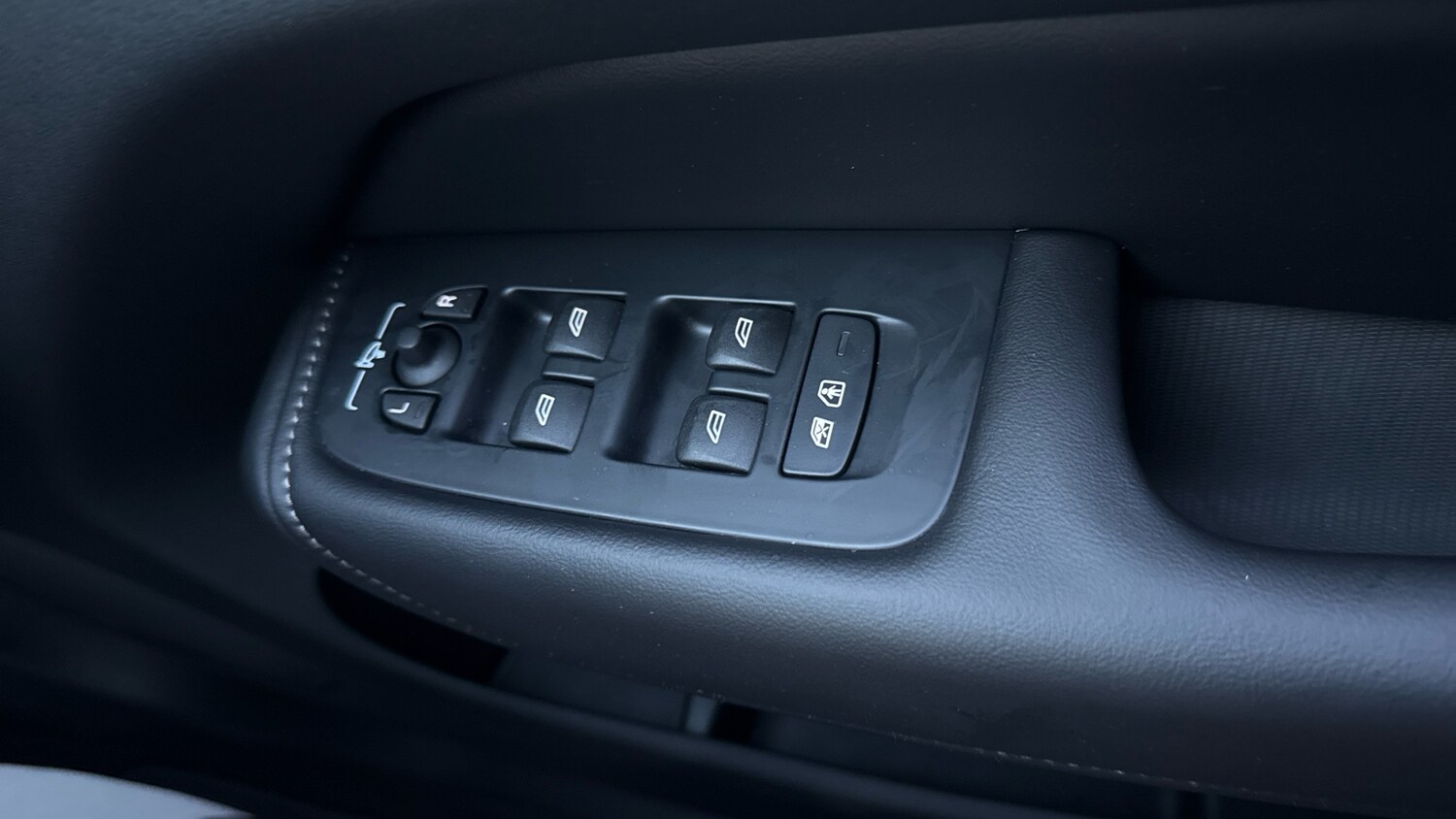 Used Volvo XC60 2025 for sale - 76896786: Photo 22