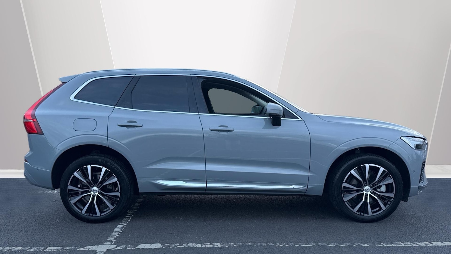 Used Volvo XC60 2025 for sale - 76896786: Photo 3