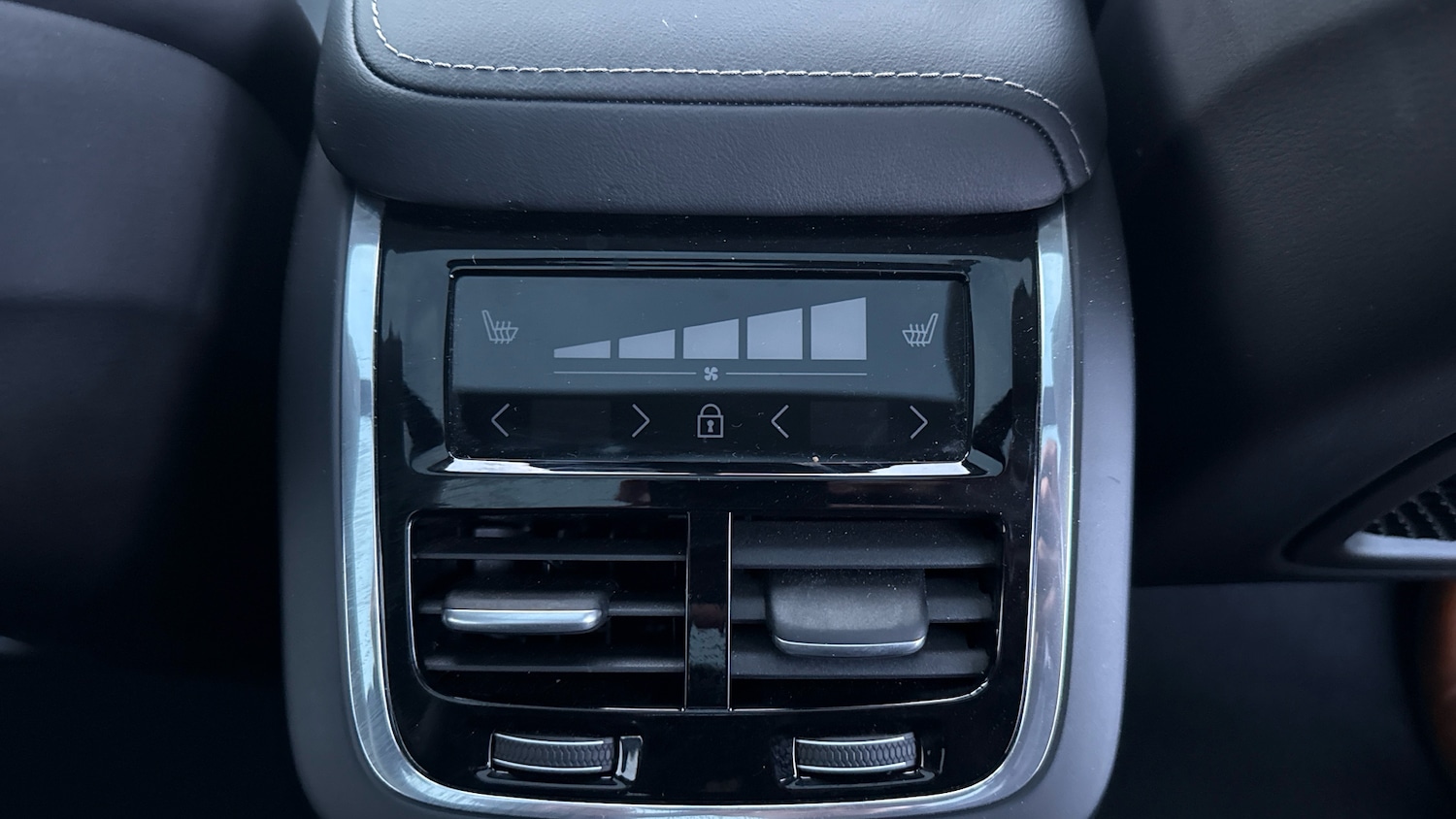 Used Volvo XC60 2025 for sale - 76896786: Photo 35